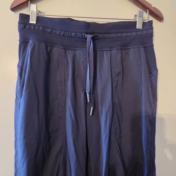 Lululemon Dance Studio Crop 25" In True Navy Women's Size 6. - Picture 9 of 15